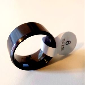 Size 6 Black Unisex Titanium Band Ring. New. Opened only for photographing. Make